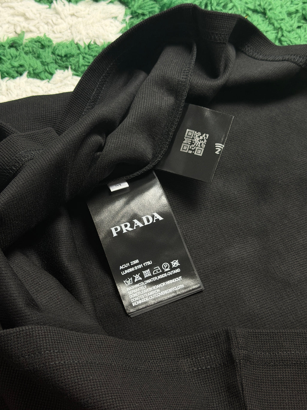 Футболка Prada