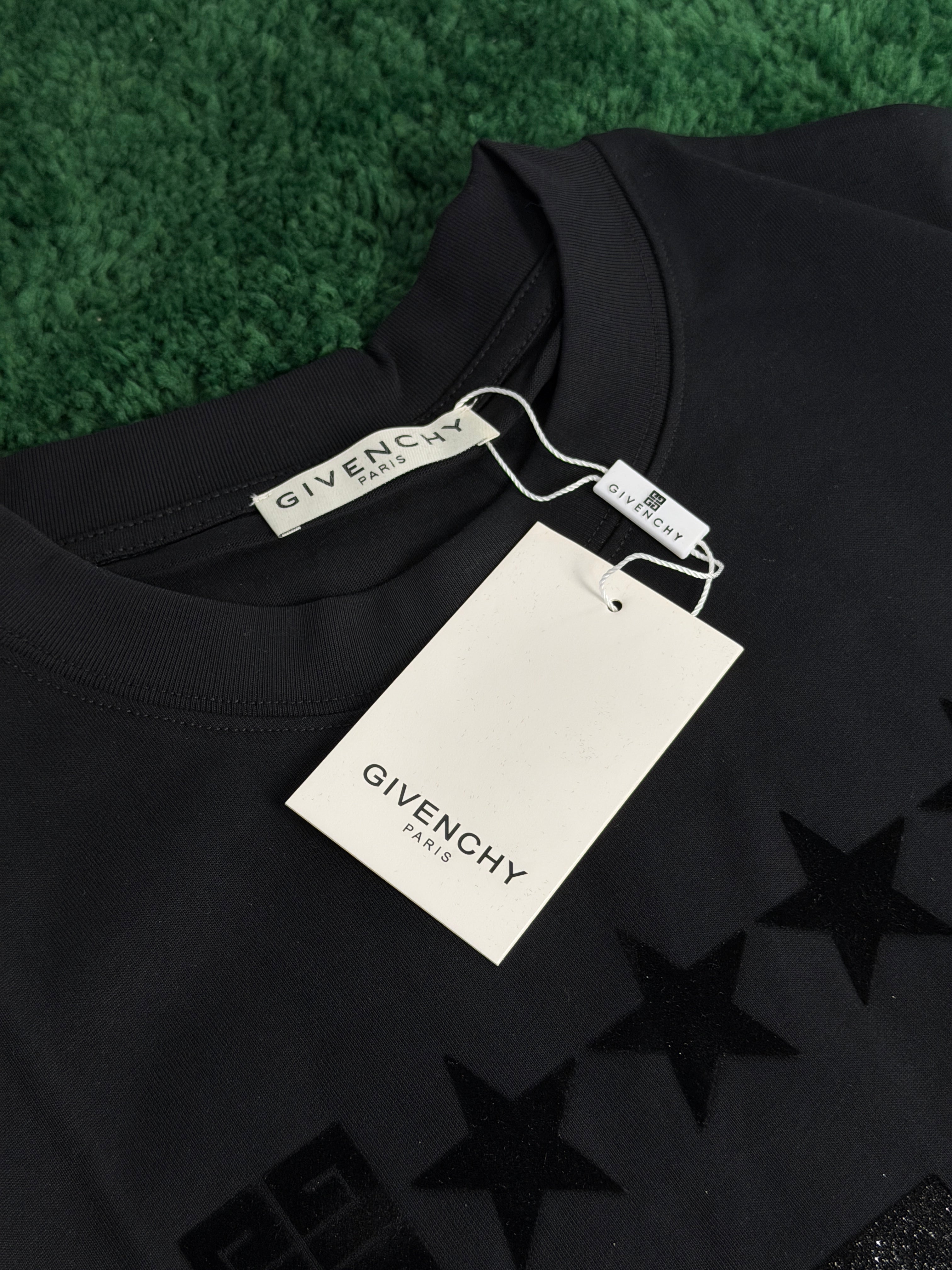 Футболка Givenchy