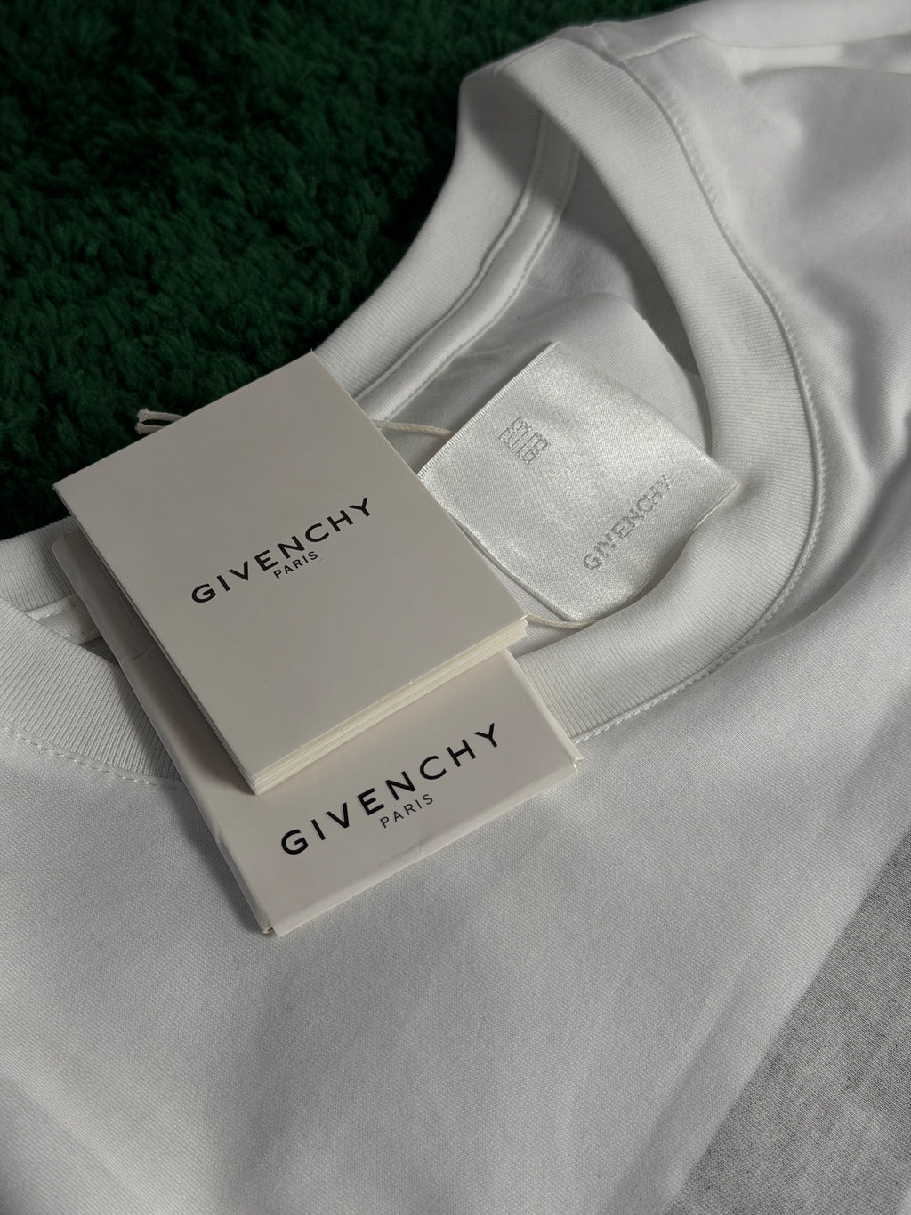 Футболка Givenchy