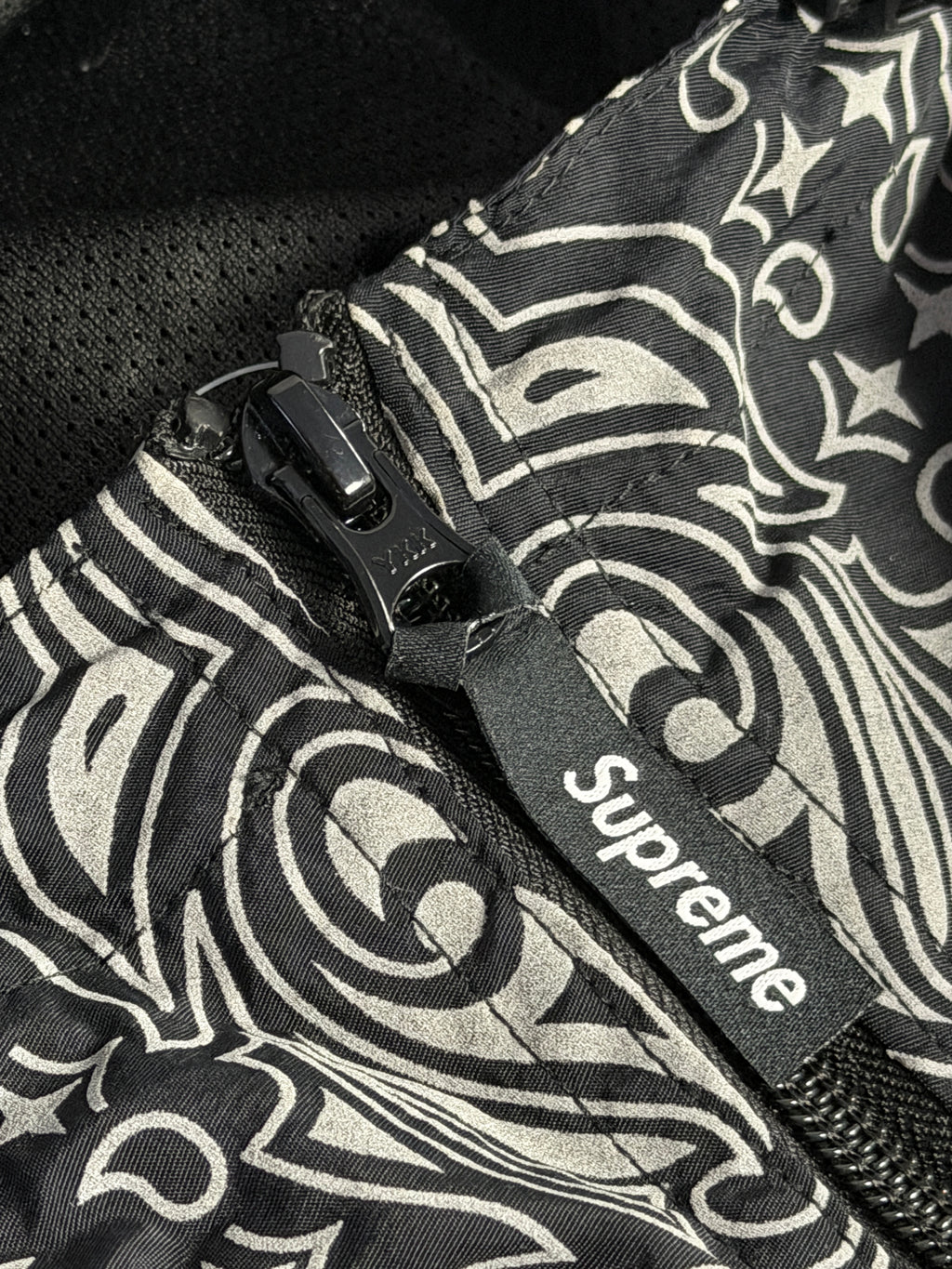 КОСТЮМ SUPREME Reflective Bandana