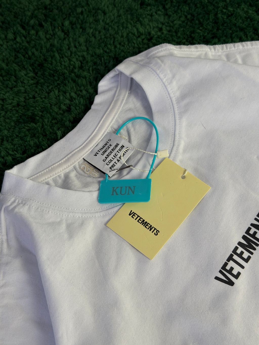 Футболка Vetements