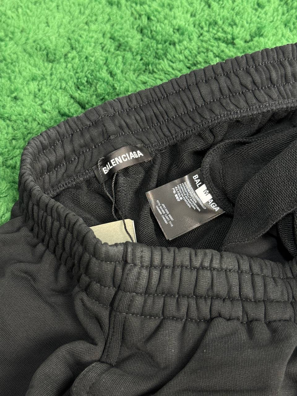 Шорти BALENCIAGA