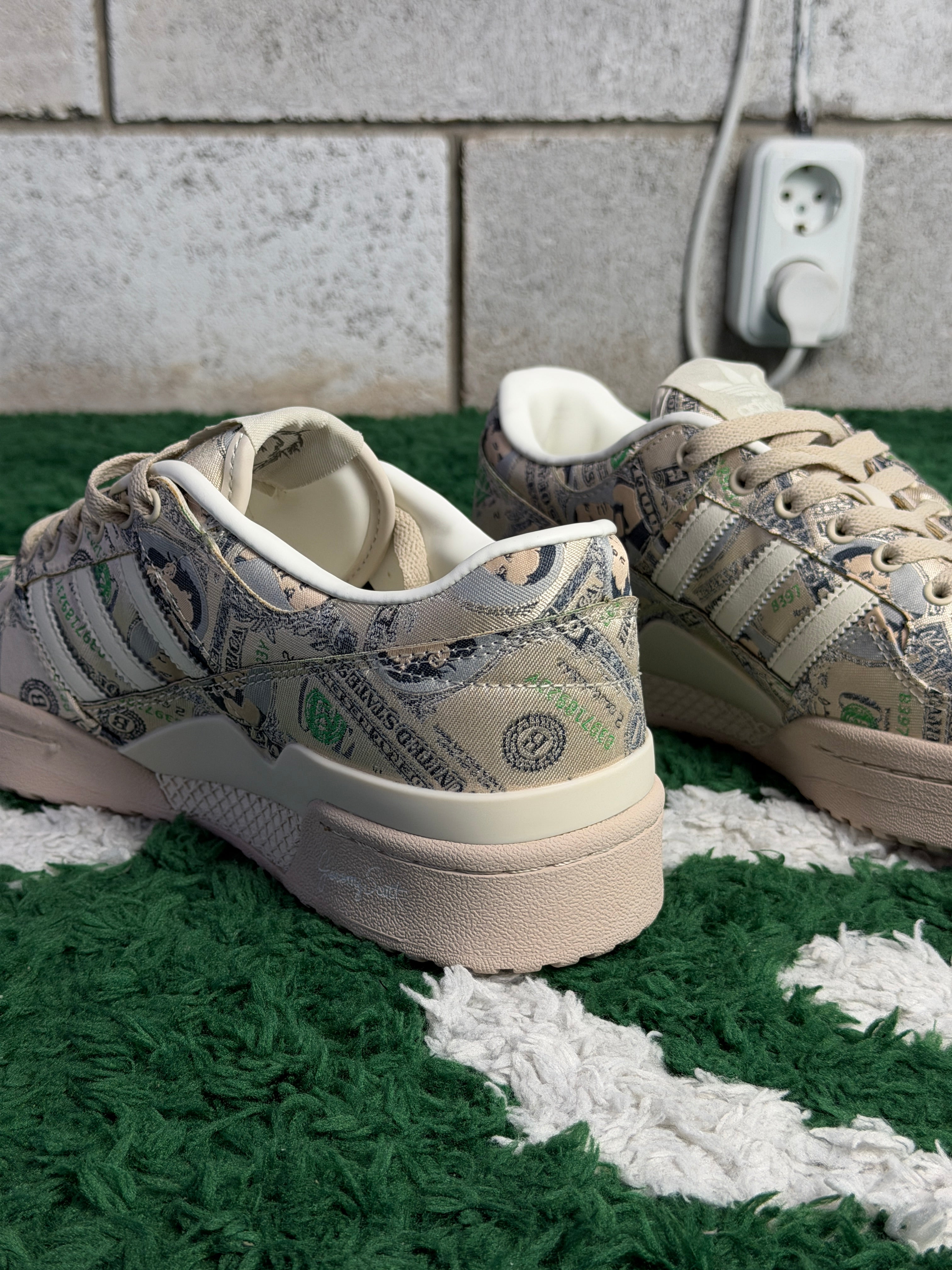 Кросівки Adidas Jeremy Scott Forum Low Money Wings GX6393