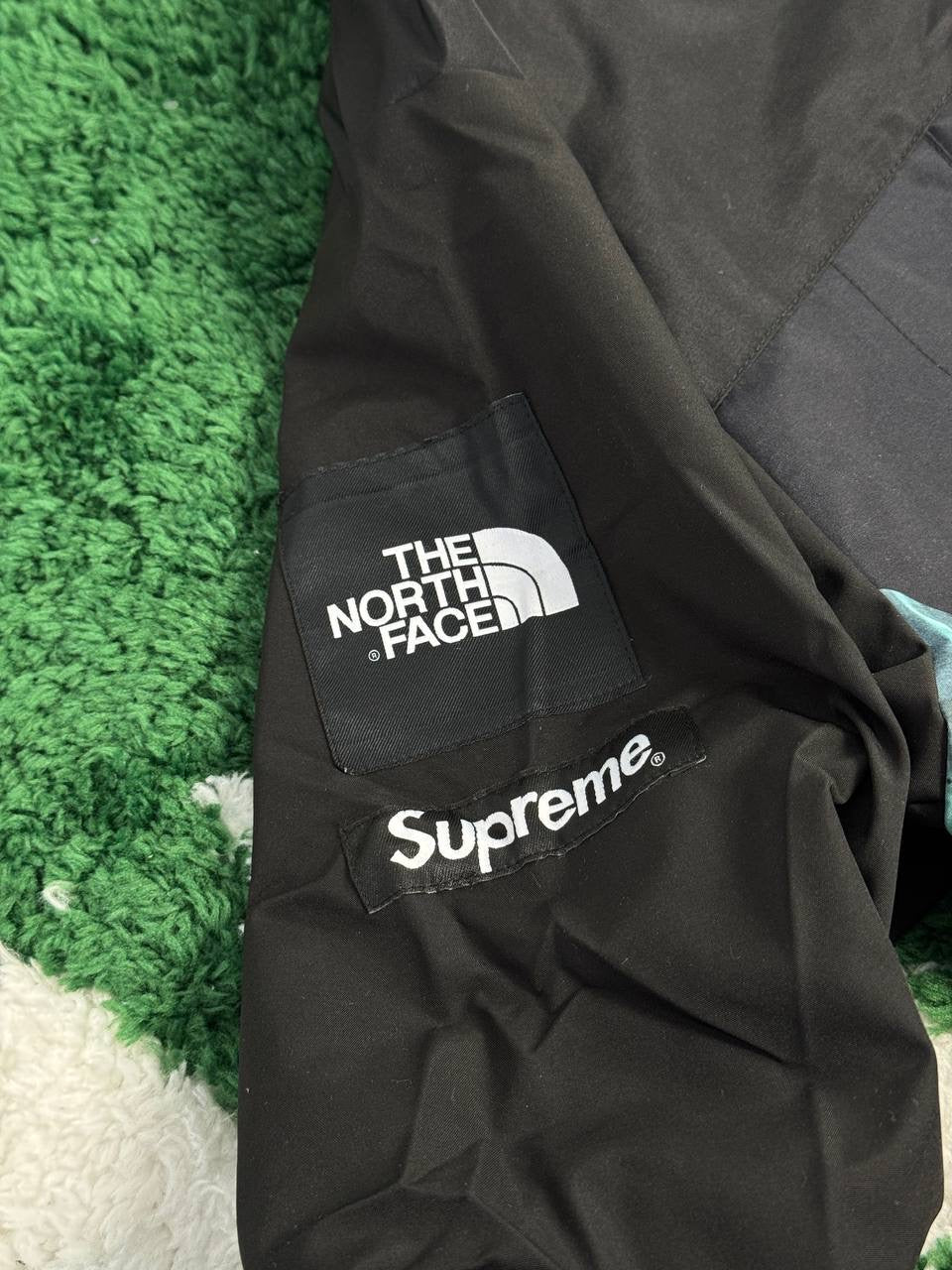 Куртка The North Face X Supreme