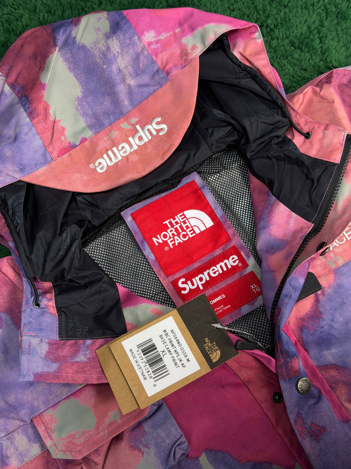 Куртка The North Face X Supreme