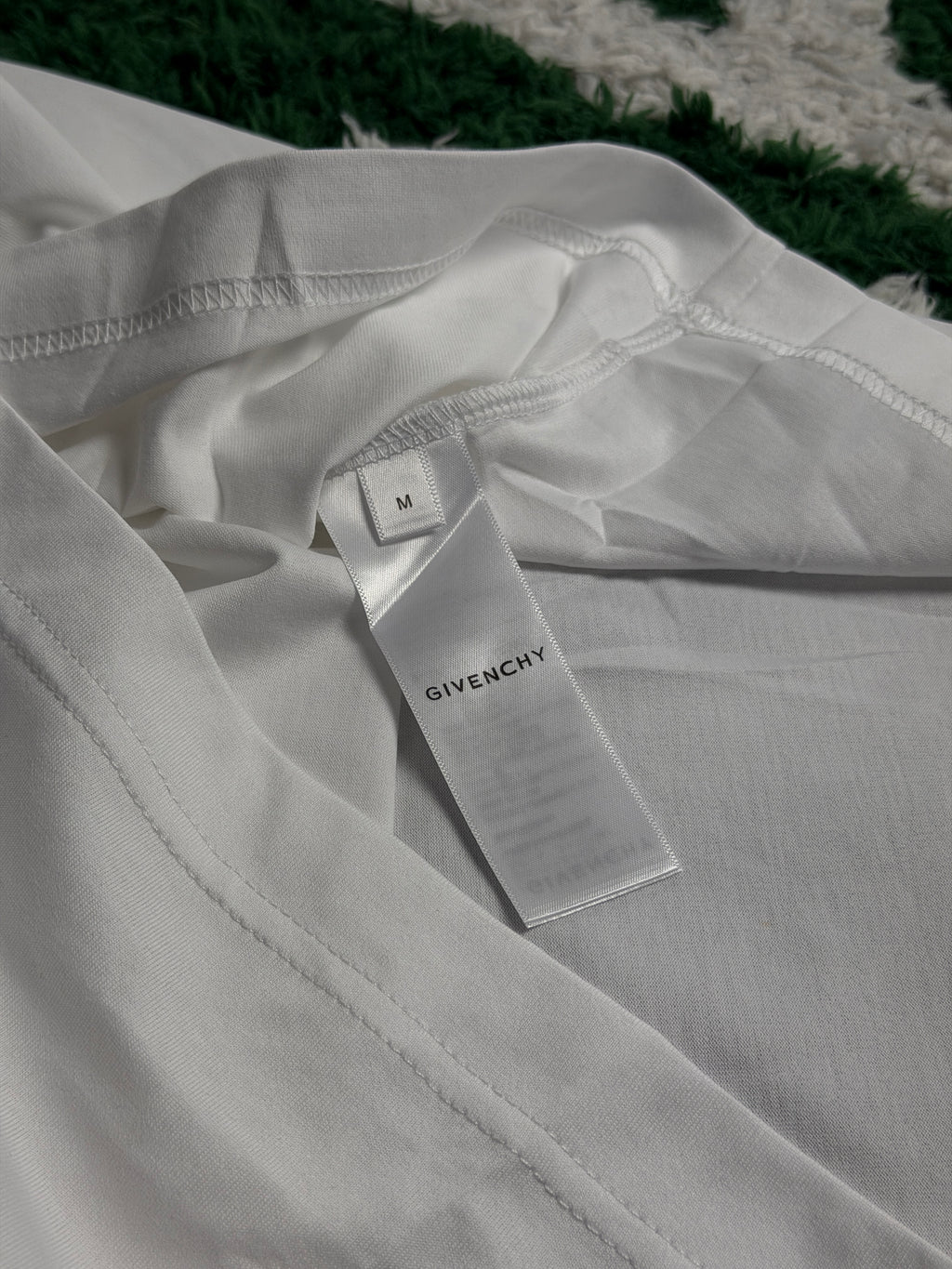 Футболка Givenchy