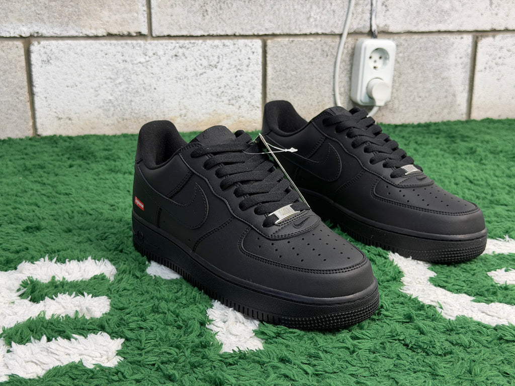 Кросівки Nike Air Force 1 x Supreme