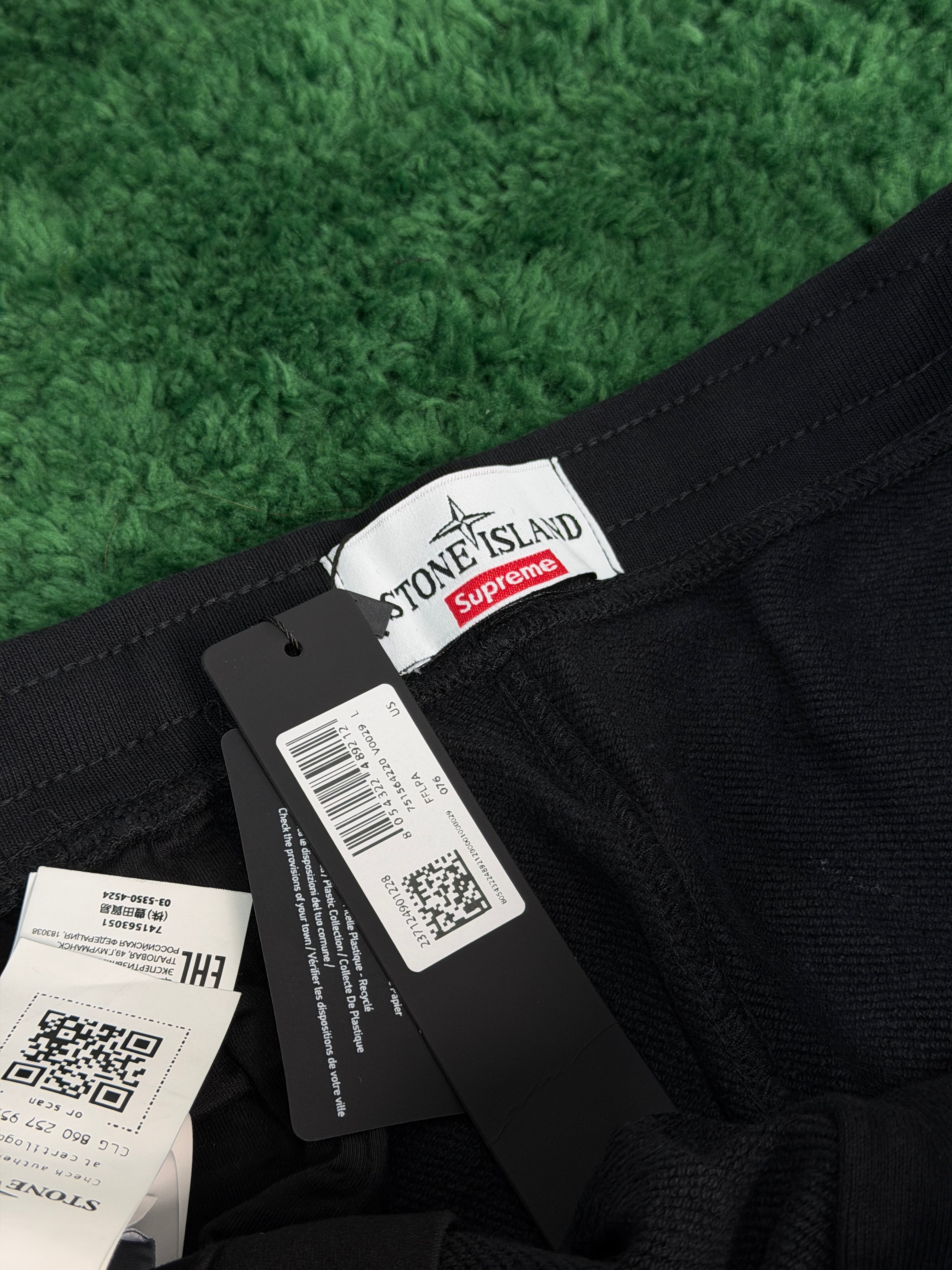 Шорти Stone Island x Supreme