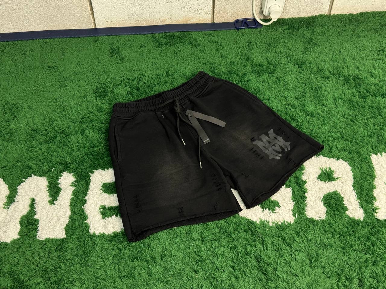Шорти Amiri