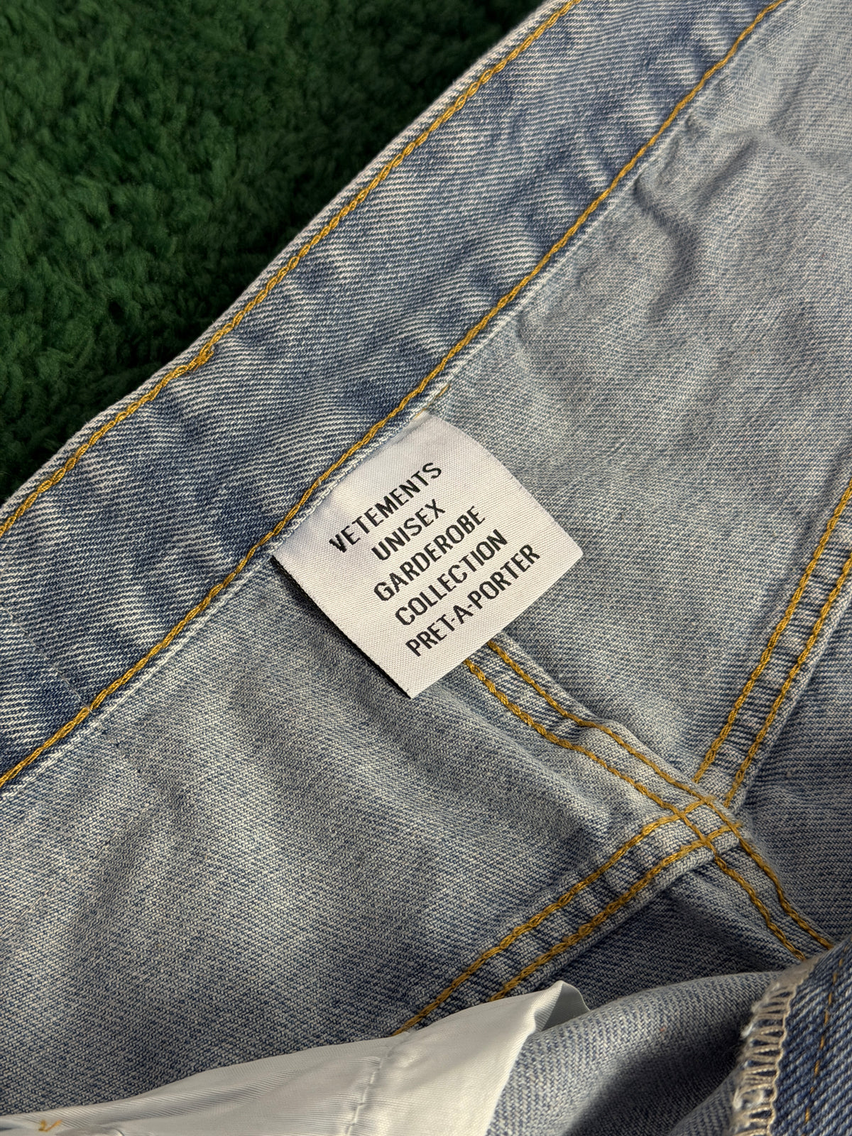 Джинси Vetements