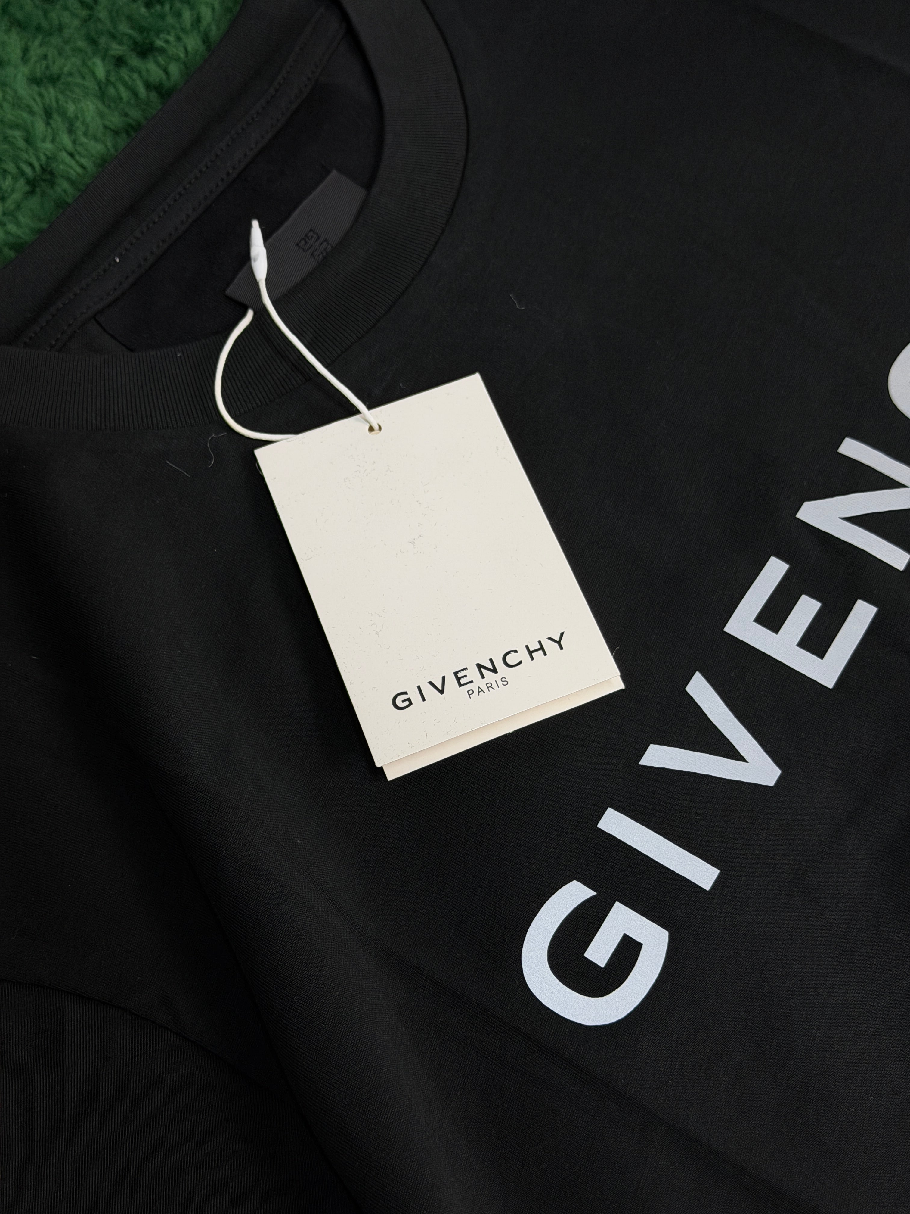 Футболка Givenchy